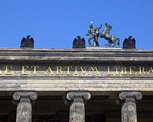 Skulpturen Tiecks auf dem Alten Museum