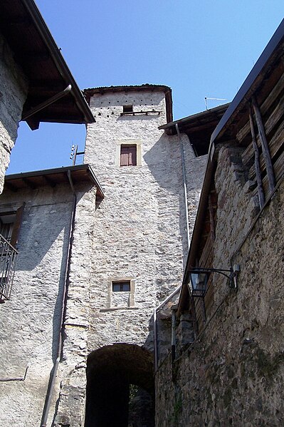 File:Torre porta - Bienno (ph Luca Giarelli).jpg