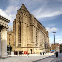 The Town Hall Extension to the west of the Town Hall, designed by E. Vincent Harris and completed in 1934 Town Hall Extension Manchester.jpg