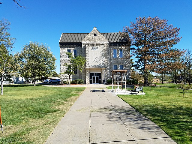 Trego County Courthouse in WaKeeney (2017)