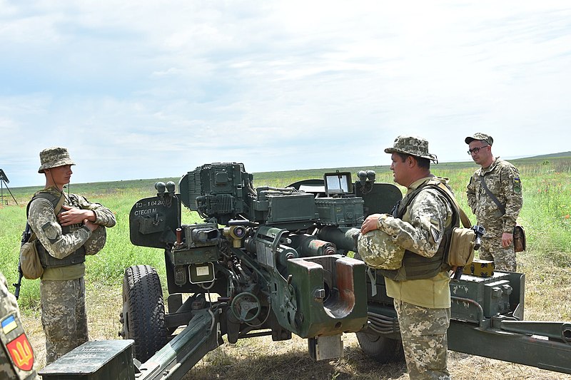 800px-UA_55th_artillery_brigade_training_06.jpg