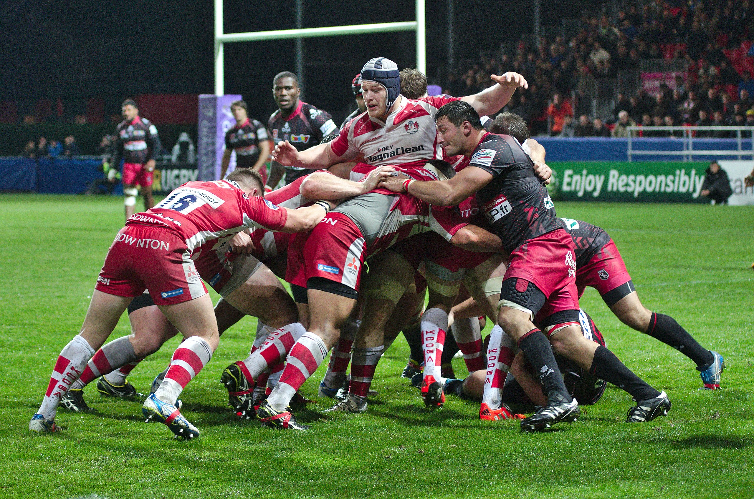 File:USO-Gloucester Rugby - 20141025 - Maul 2.jpg - Wikimedia Commons