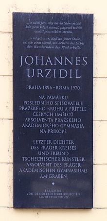 Plaque commémorative sur l'ancien lycée d'Urzidil à Prague.
