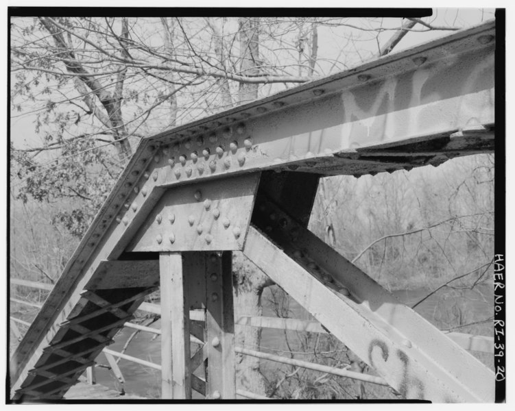 File:VIEW NORTHWEST, SHOWING NORTHWEST PORTAL JOINT OF HIGHWAY CANAL TRUSS - White Rock Bridge, Spanning Pawcatuck River and White Rock Canal, Westerly, Washington County, RI HAER RI,5-WEST,2-20.tif