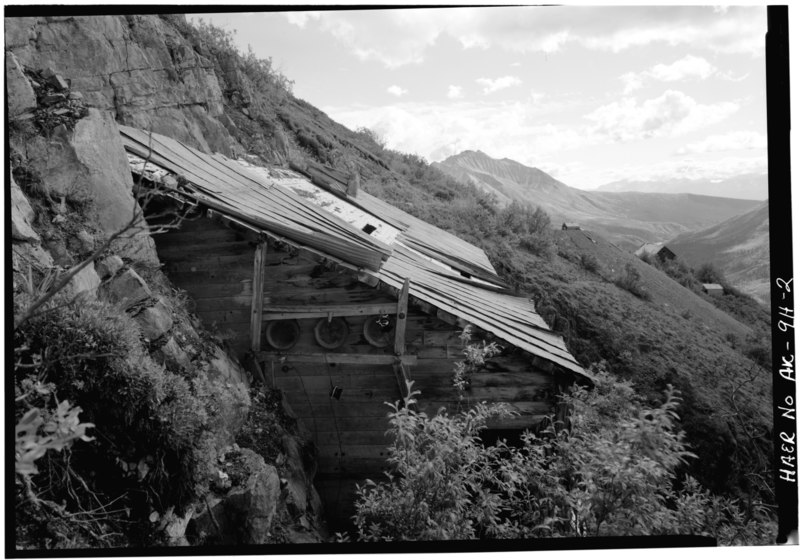 File:VIEW SHOWING RELATION TO BUNKHOUSE AND COVERED STAIRWAY, LOOKING SOUTH - Green Butte Copper Company, Portal Shed, McCarthy Creek 12 miles Northeast of McCarthy, McCarthy, Valdez-Cordova Census Area, HAER AK,20-MCAR.V,1-H-2.tif