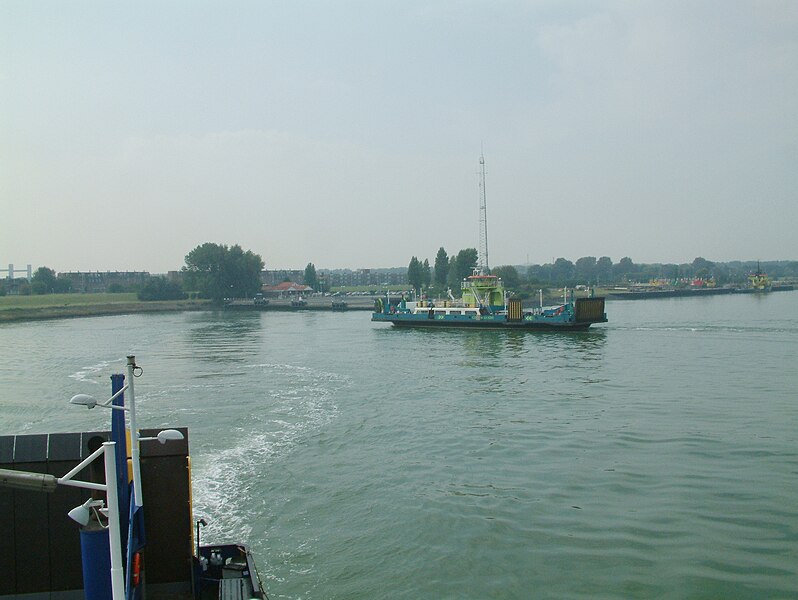 File:Veerboot Blankenburg (16).JPG