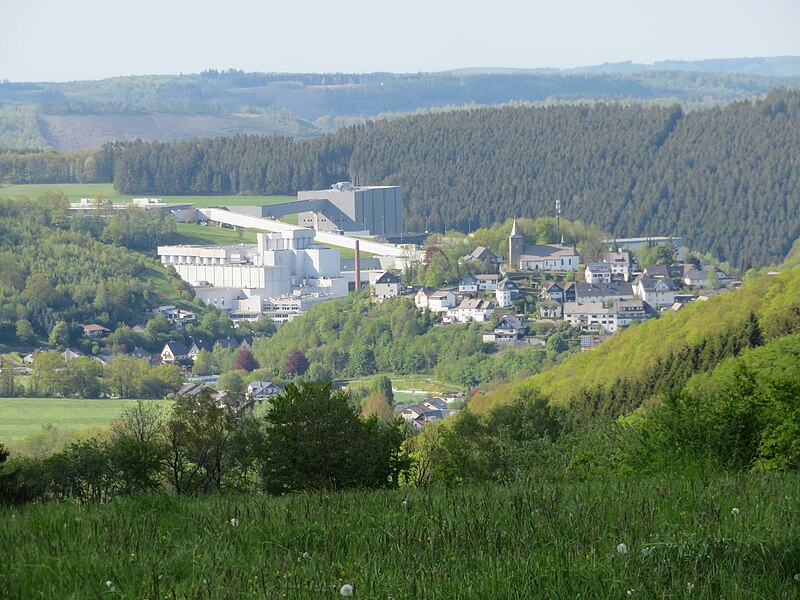 File:Veltins von Süden.JPG