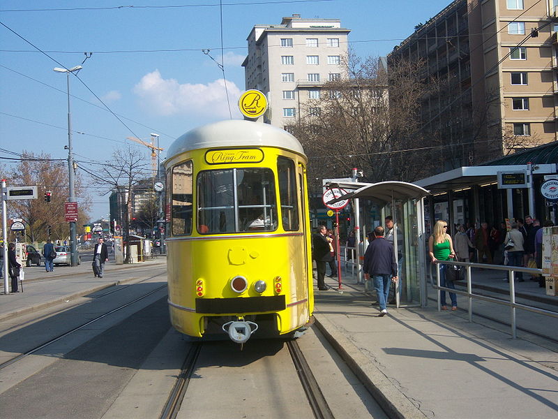 File:Vienna Ring Tram 11.JPG