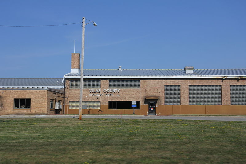 File:Vilas County Highway Department at Eagle River.jpg