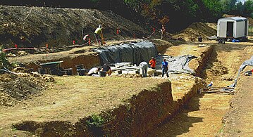 Les fouilles en 2017 sur le versant nord (accès du mont à la Seine).
