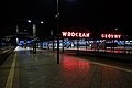 Wrocław Główny - neon górujący nad peronami Template:Wikiekspedycja kolejowa 2014