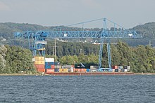 Containerumschlag im Rheinhafen Weil am Rhein