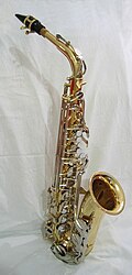 Saksofon: Jenis alat musik keluarga tiup kayu
