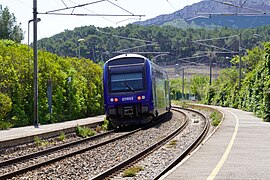 Un TER Marseille - Toulon (rame TER Z 23500).