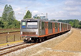 Zilvermeeuw train approaching RAI station