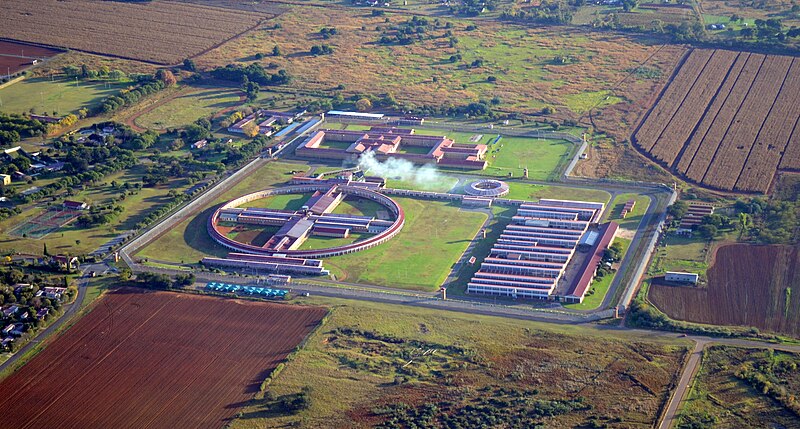 File:Zonderwater Prison-001.jpg