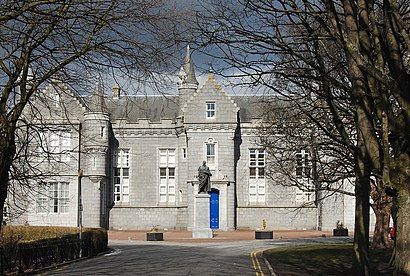 How to get to Aberdeen Grammar School with public transport- About the place