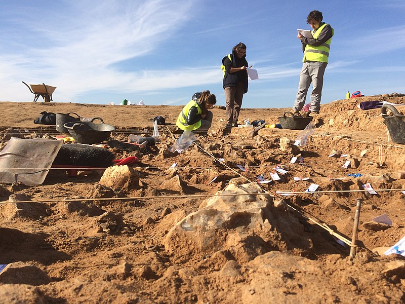 File:Área de excavación arqueológica de El Esparragal (El Cañaveral), Madrid.jpg