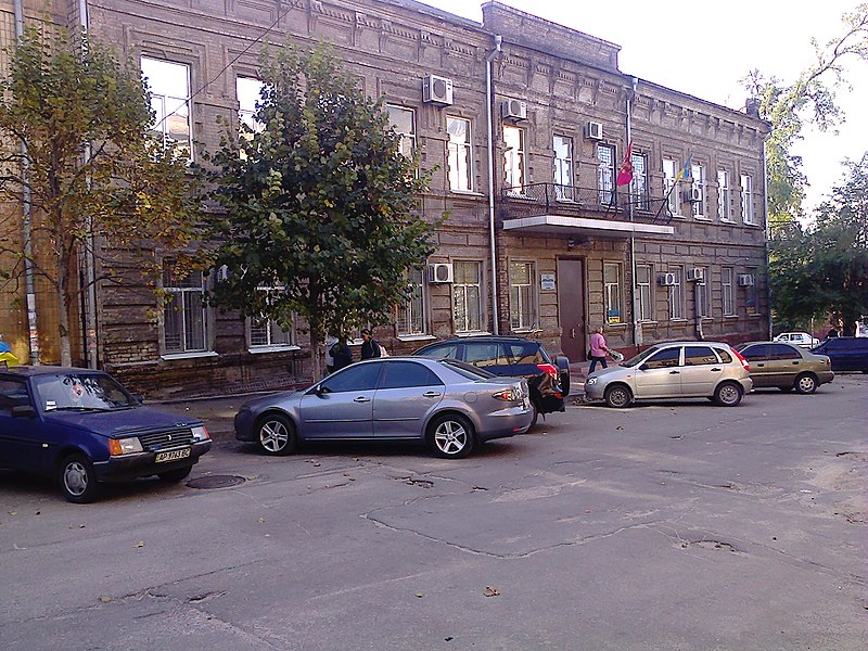 File:Жилое здание по улице Анголенко 2.jpeg