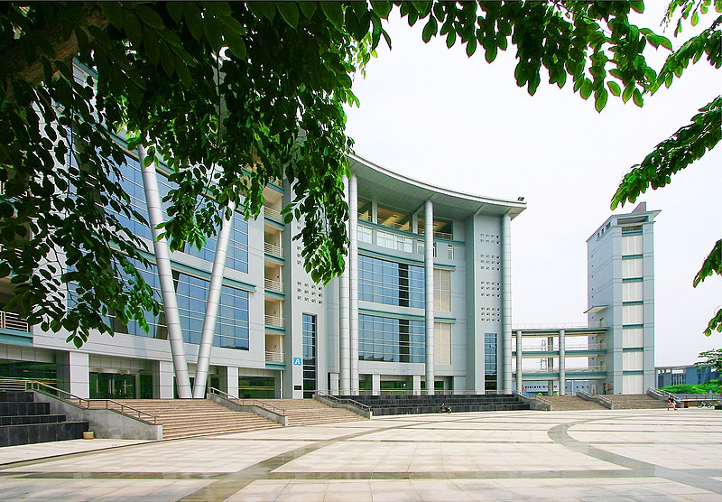 File:华南农业大学，启林南区外语学院一角 - panoramio - zengsx.jpg