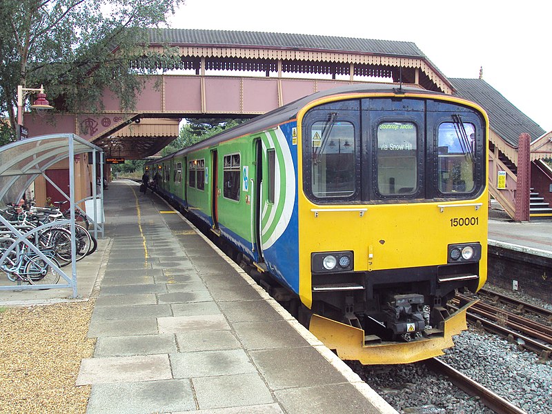 File:150001 at Stratford-upon-Avon - DSC08901.JPG