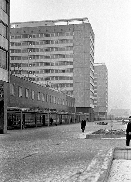 File:19700122100NR Dresden Prager Straße 3 Interhotels.jpg