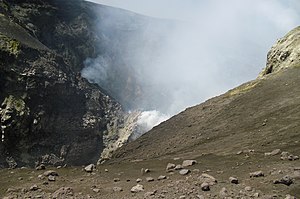 Immagine 2012_july_Etna_central_crater_eruption_3322_meters_-_panoramio_(12).jpg.