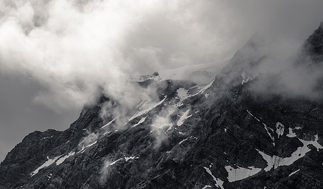 Ortler in Wolken