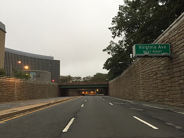 The E Street Expressway just east of I-66
