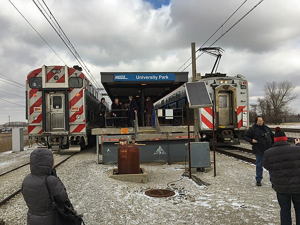 Metra Electric trains at University Park