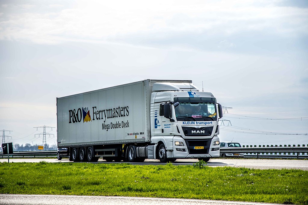 Spotting @ The Bp Garage on the A17 A59 Direction Moerdijk-Holland - P&O - Wikimedia Commons