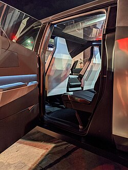 20191121-tesla-cybertruck-interior-seat-backs
