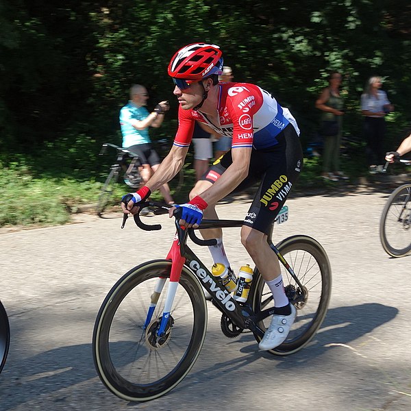 File:2021 BeneluxTour 5e etappe Slingerberg Timo Roosen.jpg