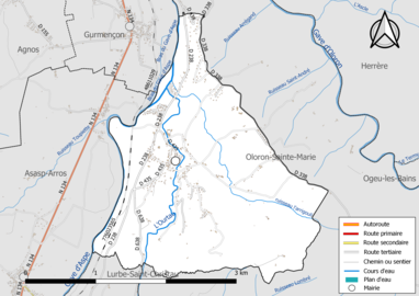 Carte en couleur présentant les réseau hydrographique de la commune