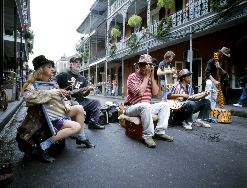 File:A street band has no competition, from other musicians or automobiles, on Bourbon Street in the French Quarter of New Orleans, Louisiana LCCN2011634021.tif