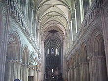 Das Kirchenschiff der Kathedrale von Bayeux