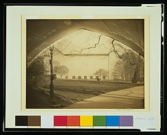 Abstraction (Metropolitan Museum of Art seen through the Greywacke Arch, Central Park, New York)) - Doris Ulmann, '17 LCCN2002710508.jpg