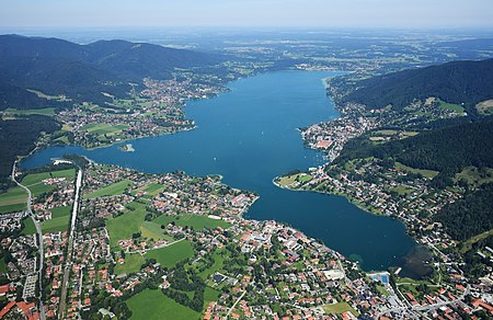 Aerial image of the Tegernsee (view from the southeast)
