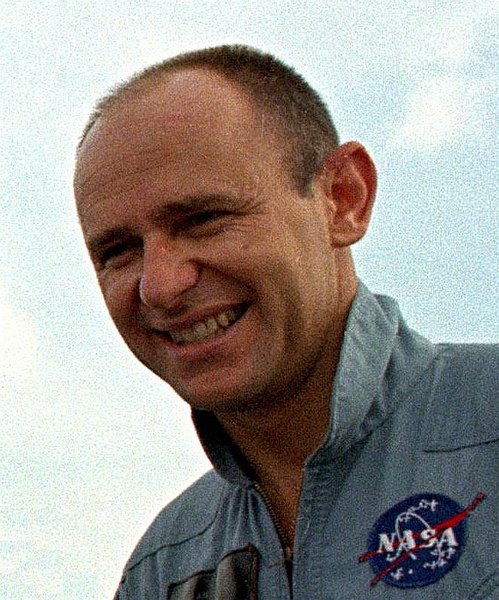 File:Alan Bean.jpg