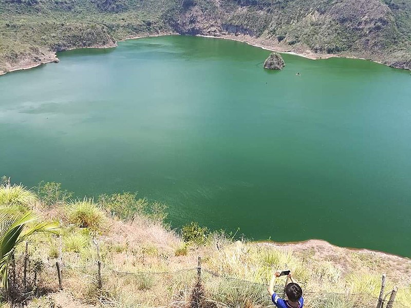 File:Amazing Taal Lake.jpg