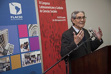 Sociólogo peruano Aníbal Quijano na Inauguração do III Congreso Latinoamericano y Caribeño de Ciencias Sociales, que ocorreu nas instalações FLACSO (Faculdade Latino-Americana de Ciências Sociais) Equador, na cidade de Quito, no dia 25 de agosto de 2015.