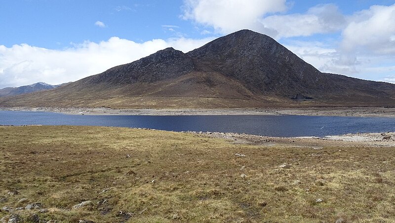 File:An Eigin and Loch Fannich - geograph.org.uk - 6150310.jpg