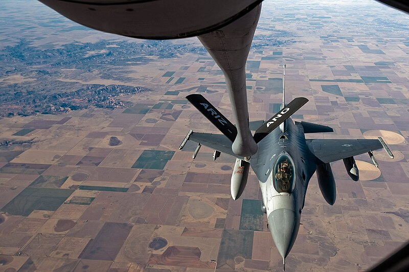 File:An F-16C Fighting Falcon of the 120th Fighter Squadron, 140th Fighter Wing prepares to receive fuel from a Boeing KC-135R Stratotanker.jpg