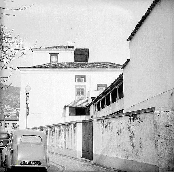 File:Antigo Paço Episcopal como Liceu Nacional do Funchal, 1951, Funchal - Image 137355.jpg