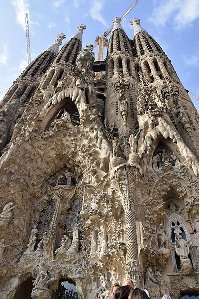 File:Antoni Gaudi’s Sagrada Familia 02.jpg