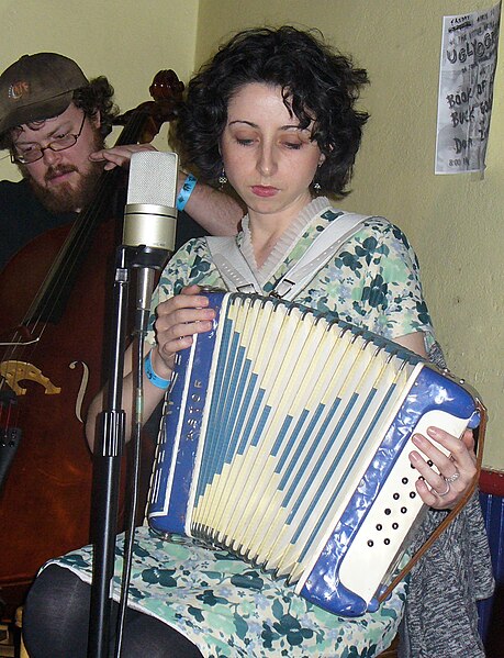 File:Antonia Begonia accordion MACRoCk 2009 Little Grill Collective Harrisonburg VA April 2009.jpg