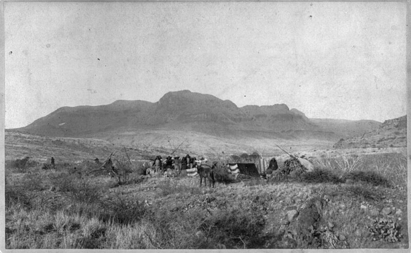 File:Apache camp at Canon de los Embudos, 1886 LCCN2004676482.jpg