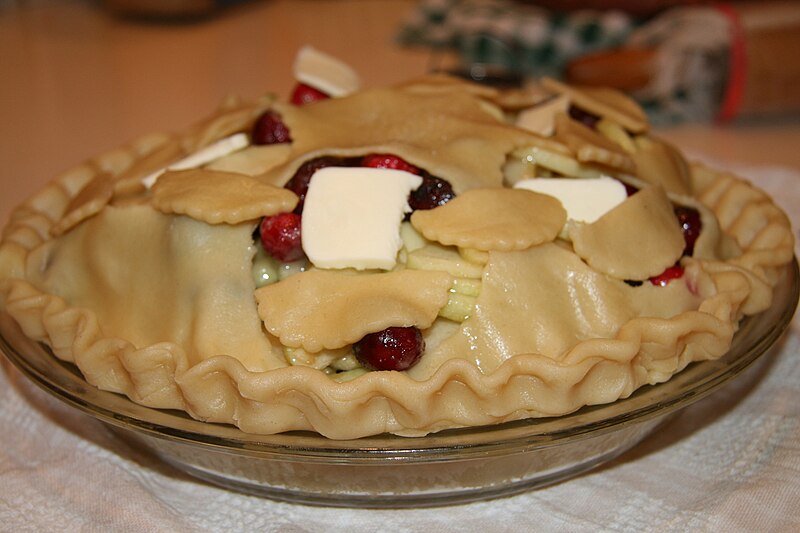 File:Apple-cranberry pie ready to bake, November 2008.jpg