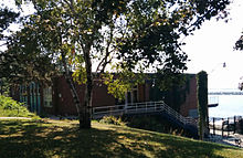 Clubhouse building on shore of Lake Ontario. Argonaut Rowing Club Clubhouse.jpg