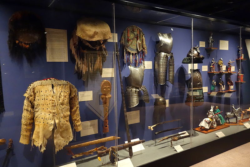 File:Armor display - Glenbow Museum - DSC00713.JPG